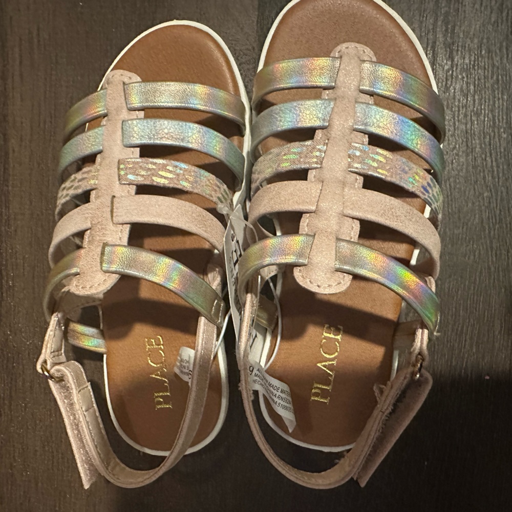 Brand new Children’s place toddler girls sandals size 9 $20